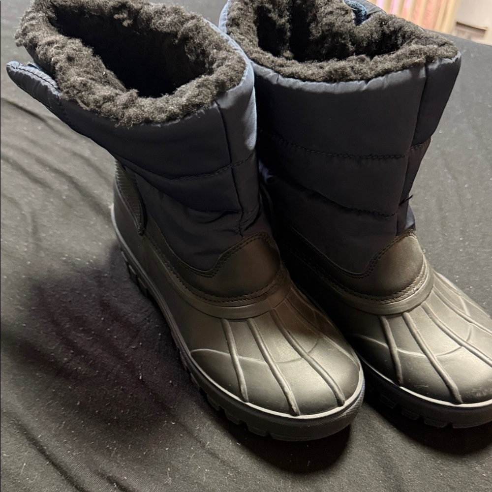 London Fog Kids Boots - Black and Gray